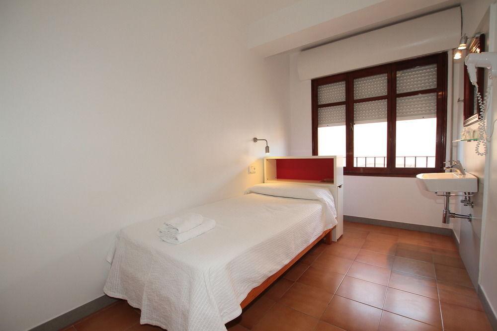 Hostal Ripoll Ibiza ภายนอก รูปภาพ