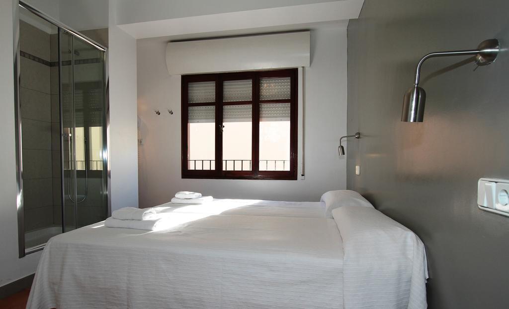 Hostal Ripoll Ibiza ภายนอก รูปภาพ