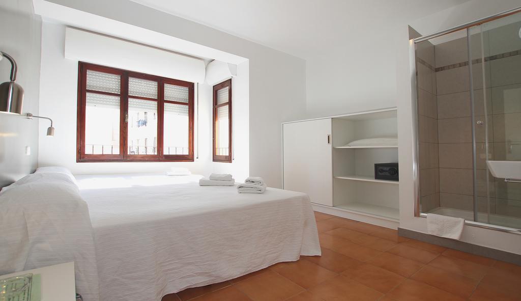 Hostal Ripoll Ibiza ภายนอก รูปภาพ